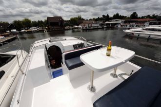 Lady Jennifer Top Deck