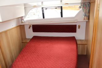 Lady Natalia Back Cabin