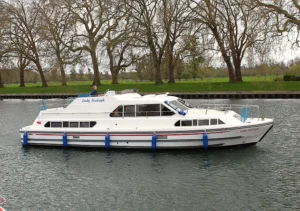 Lady Keeleigh Exterior