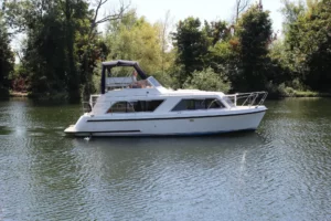 motorboat hire london