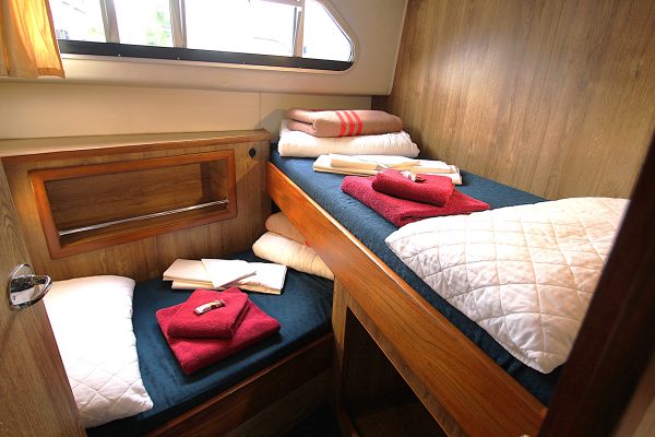 Lady Keeleigh Crossover Cabin