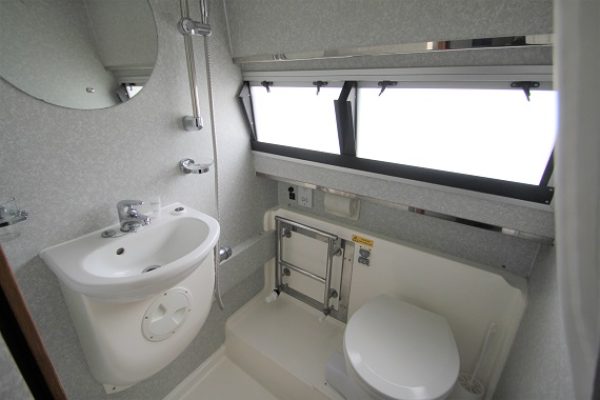 Lady Annalise Stbd Bathroom