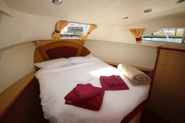 Lady Chloe Master Cabin