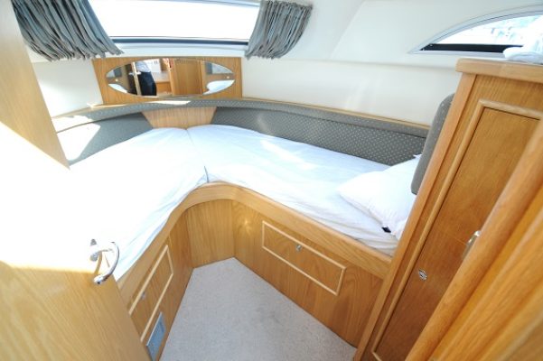 Lady Donna Front Cabin