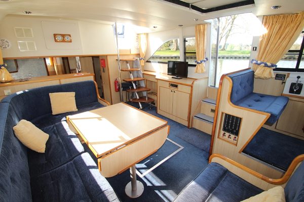 Lady Elizabeth Saloon Stbd Corner