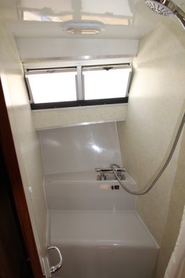 Lady Keeleigh Front Shower