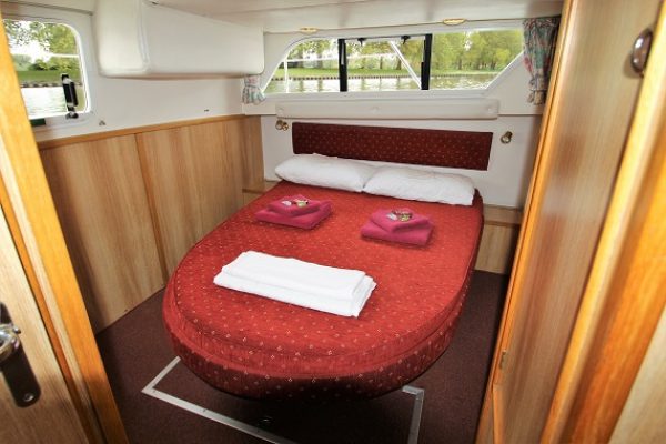 Lady Natalia Back Cabin