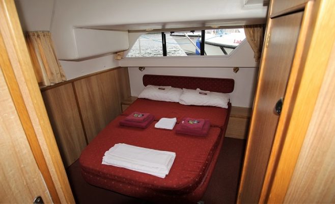 Lady Nicole Back Cabin