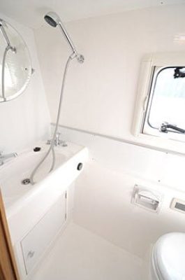 LADY DONNA BACK BATHROOM