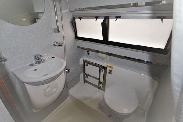 LADY ELIZABETH BATHROOM